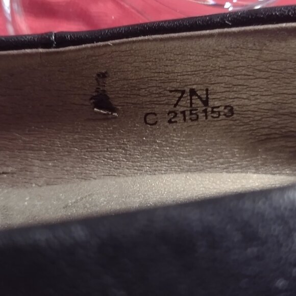 Women’s Caressa 2.5 inch Black Pumps – Size 7N - Picture 9 of 11